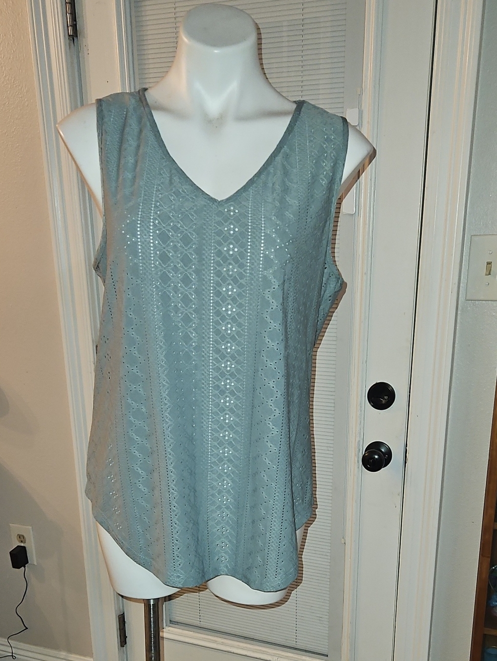 Source Unknown Pale Green Eyelet V-Neck Tank